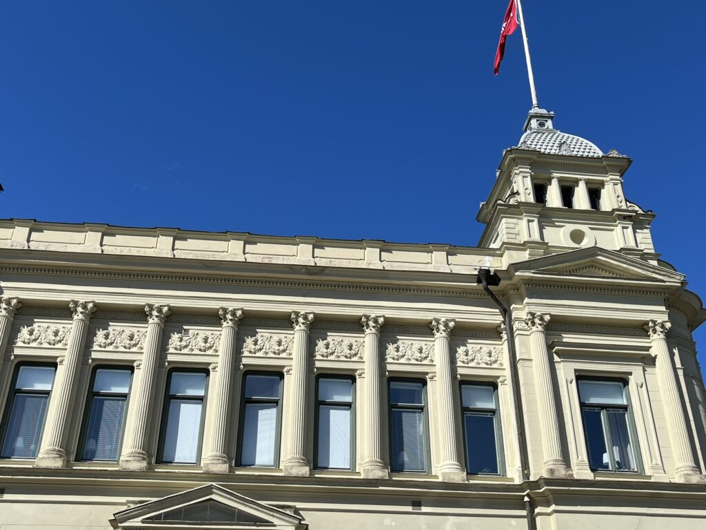 pampiga stenbyggnaden morabyrån